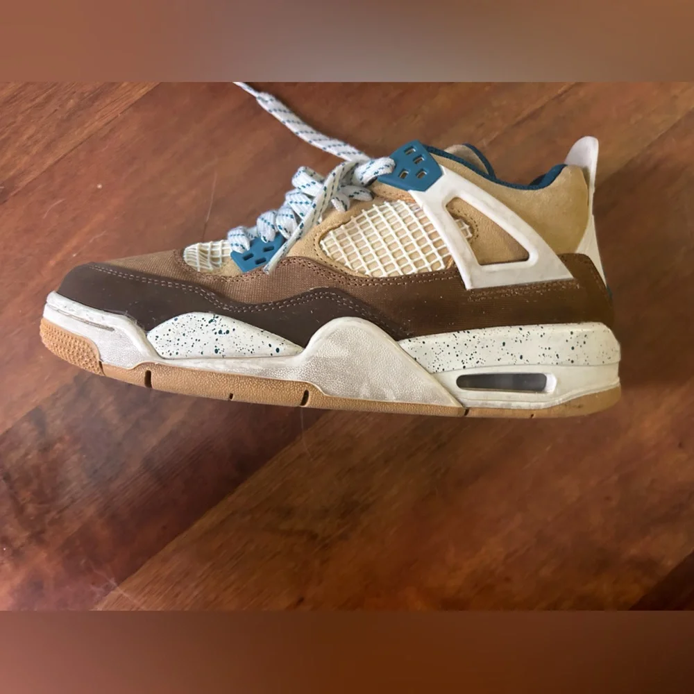 Nike Jordan Kids' Brown and Teal Retro Sneakers